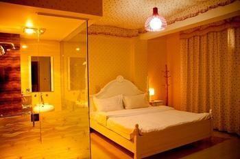 Lucky 5 Million Express Hotel Yuxi Kunming Buitenkant foto
